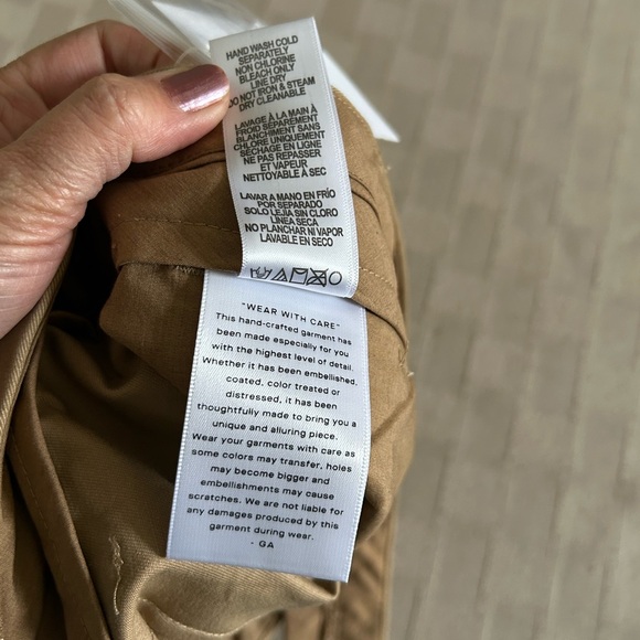 Good American Good 90’s Pleated High Rise Wide Leg Pant in Khaki - Picture 10 of 15